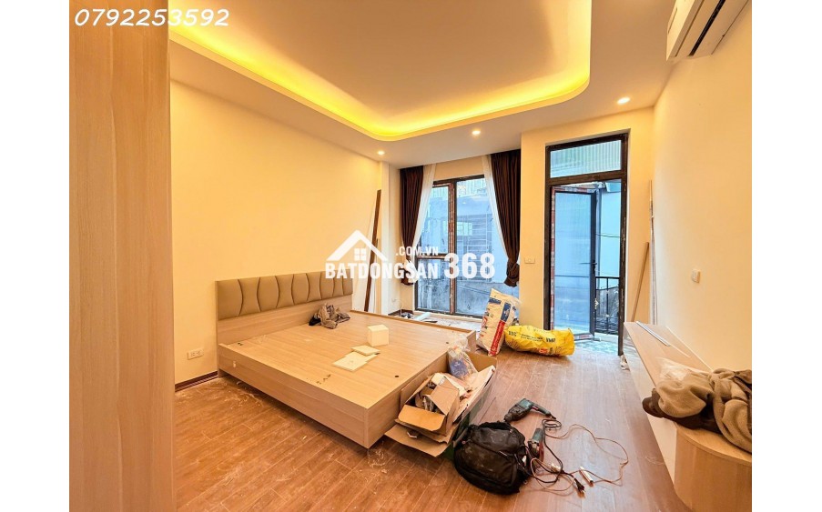 Bán Nhà! Văn Chương. Đống Đa. 27-30m x 4 tầng. Mặt Tiền 5m. Giá bán 7.5 tỷ.